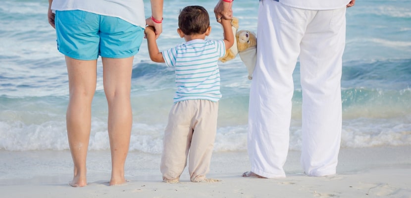 Das Bundesurlaubsgesetz ermöglicht Familien einen Urlaub am Strand.